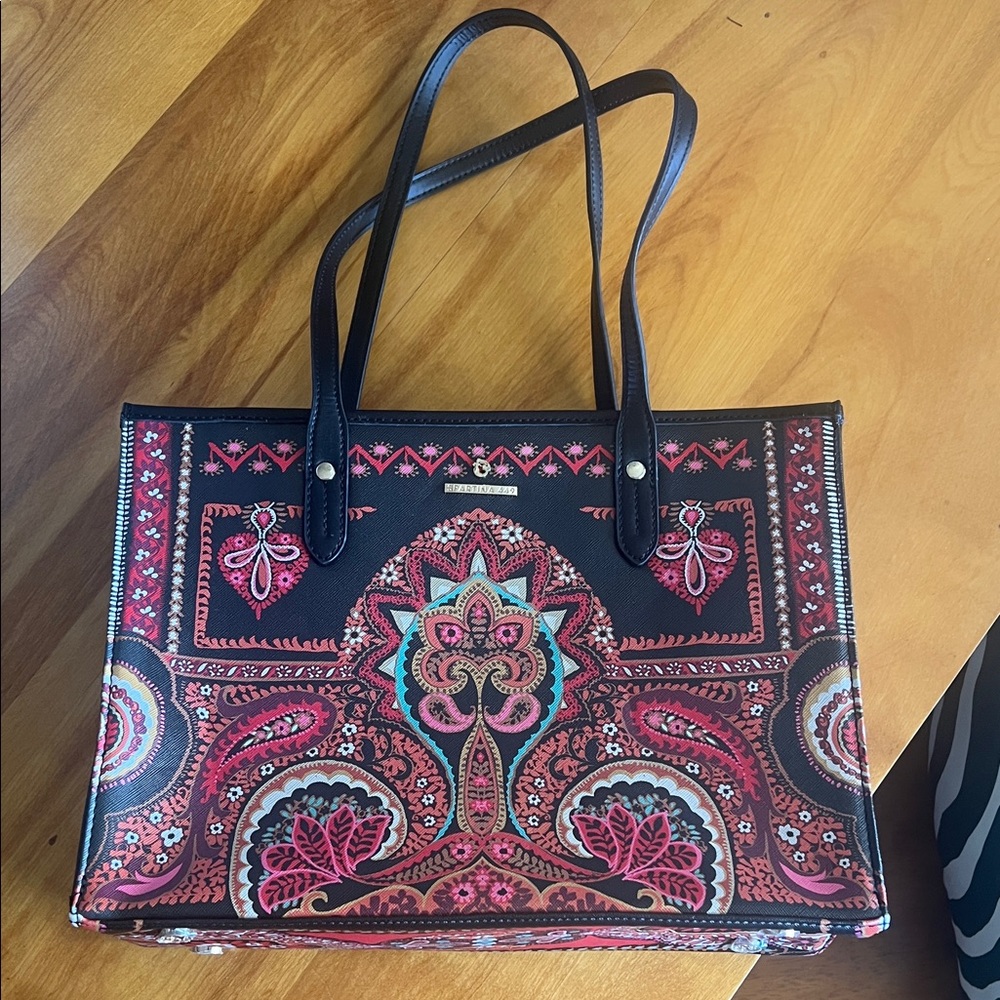 Spartina 449 Genuine Leather Trim Tote – Mandala Paisley Print